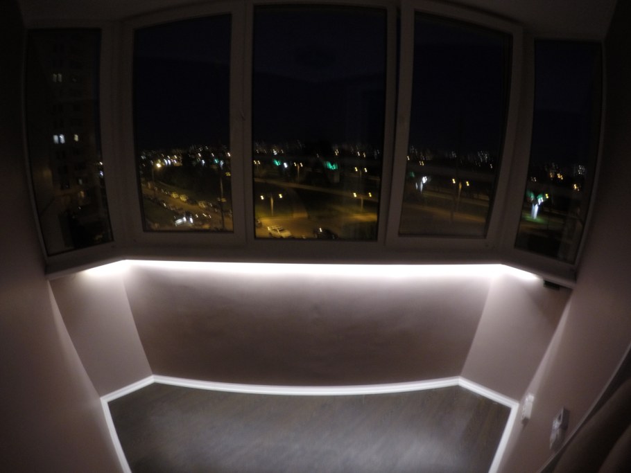 Светодиодная подсветка на балконе