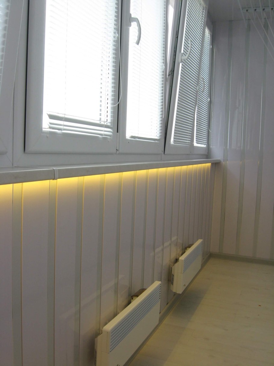 Отделка балкона пластиком