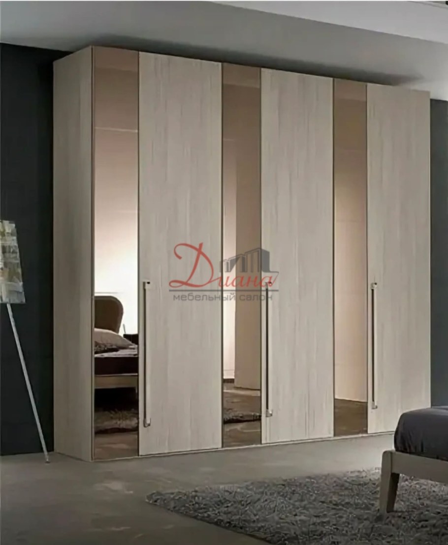 Шкаф с распашными дверями