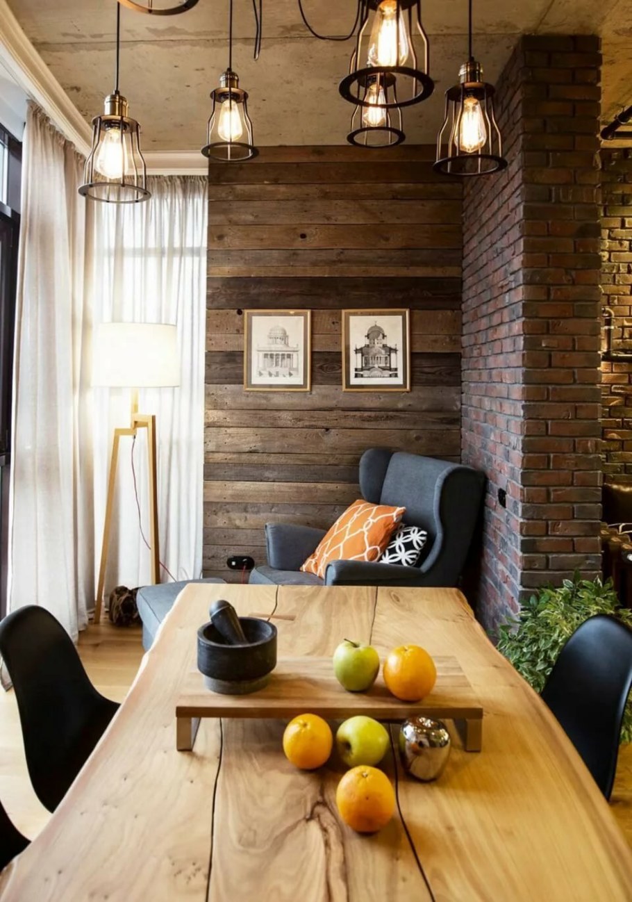 Сочетание кирпича и дерева