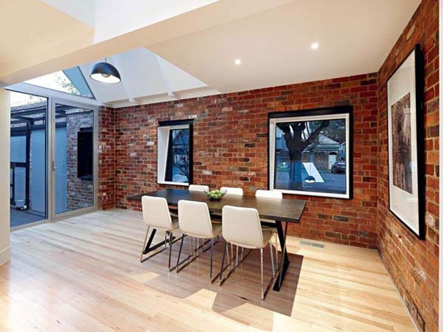 Кирпичная стена в интерьере