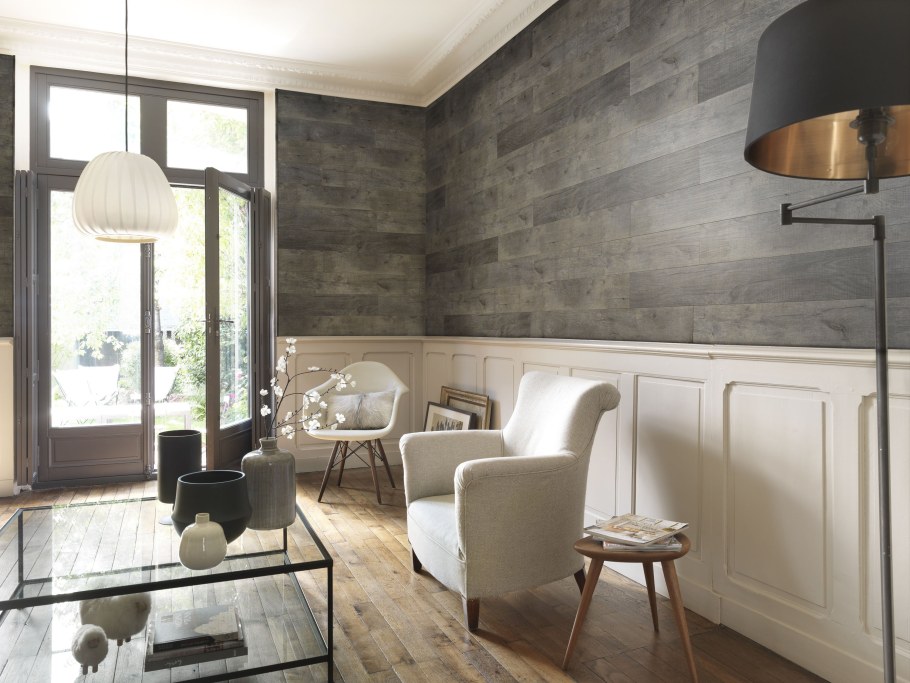 Ламинат на стену в гостиной