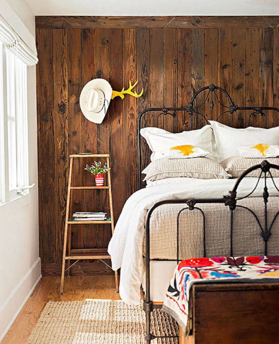 Деревянная стена в интерьере