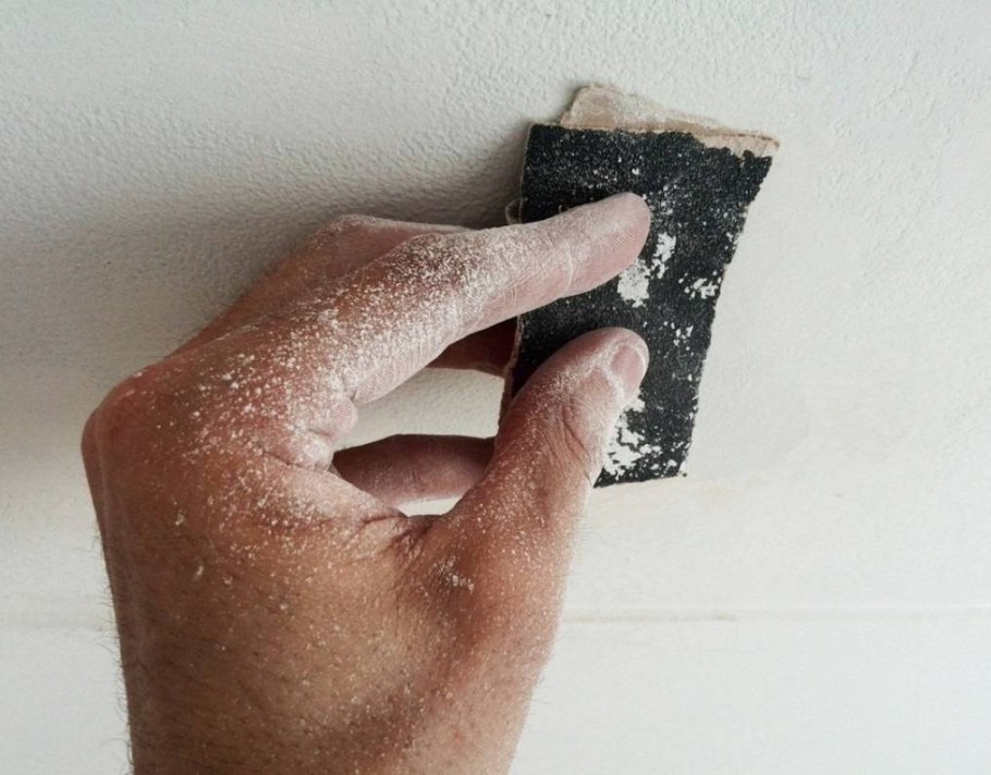 Ошкуривание поверхности стен