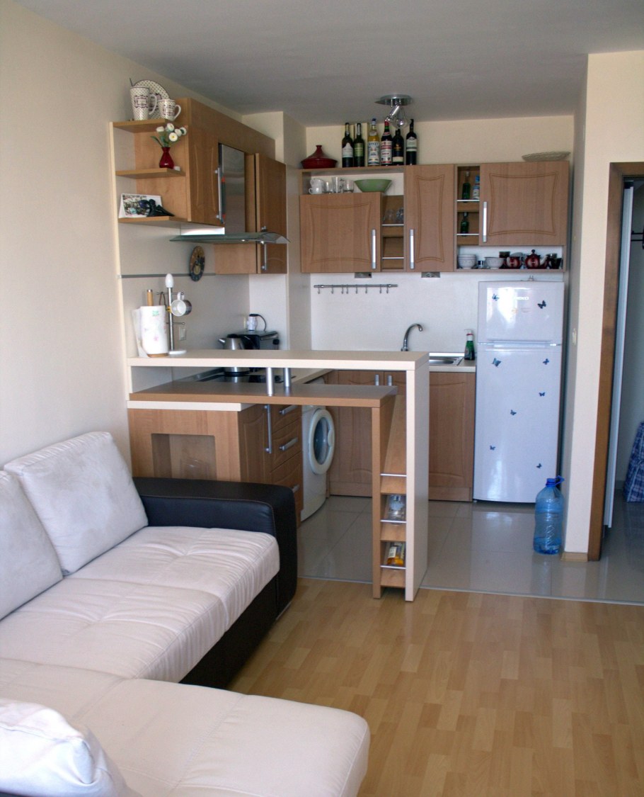 Кухня в маленькой студии