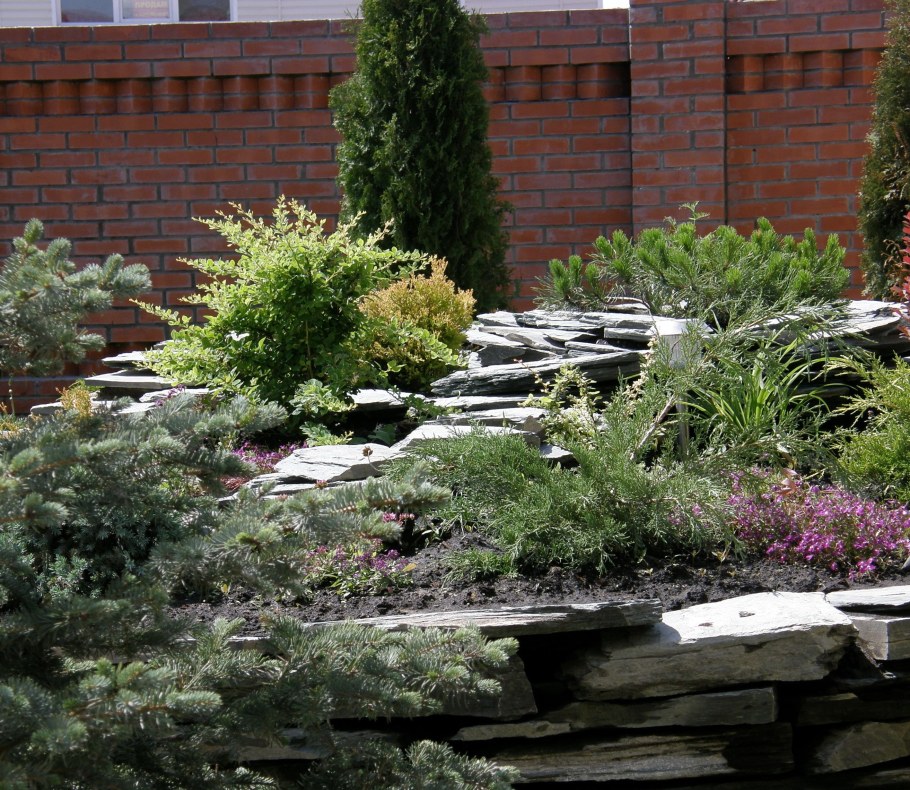 Альпинарий с каскадом