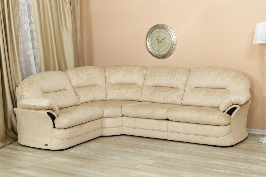 Угловой диван 2005года золотой полоской