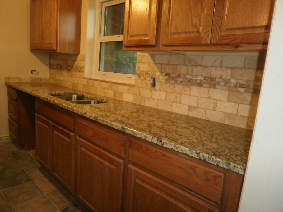 Столешница из керамогранита под дерево