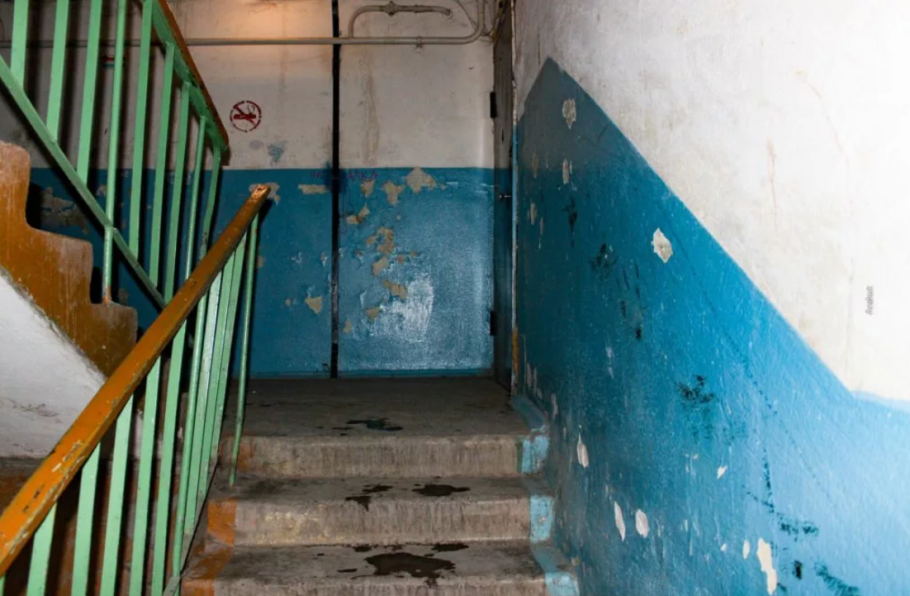 Подъезд пятиэтажки