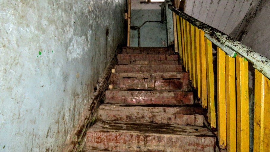 Подъезд внутри лестница