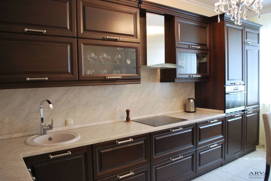 Кухня классика коричневая