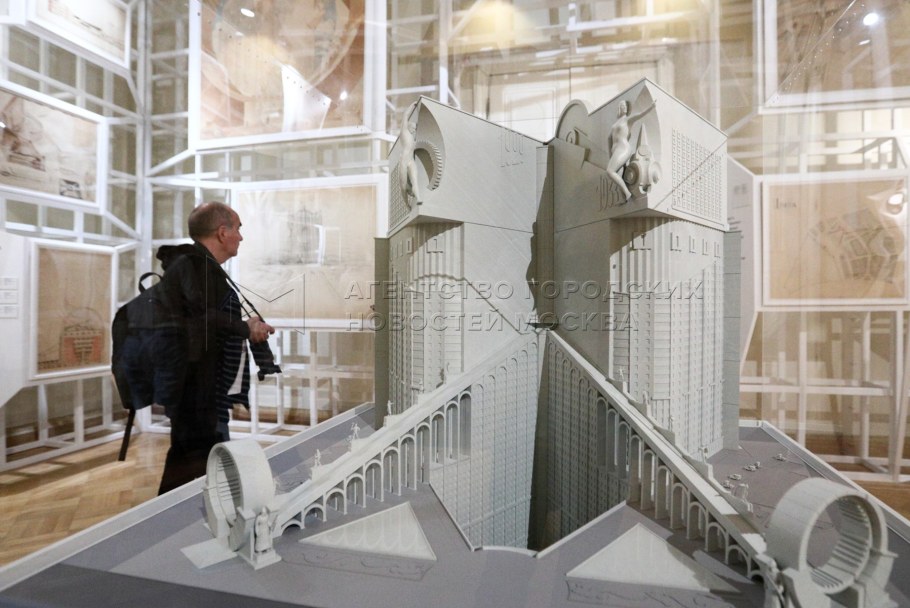 Выставка Мельникова в Москве Щусева