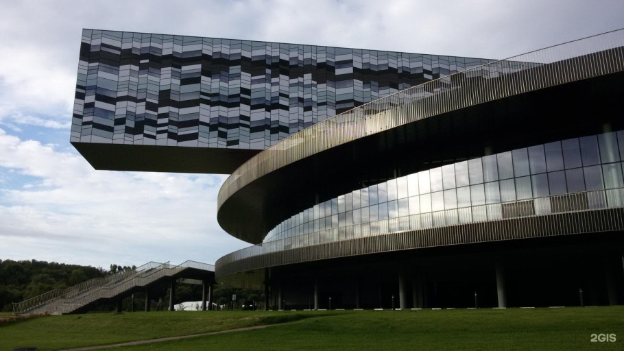 Московская школа управления Сколково, деревня Сколково