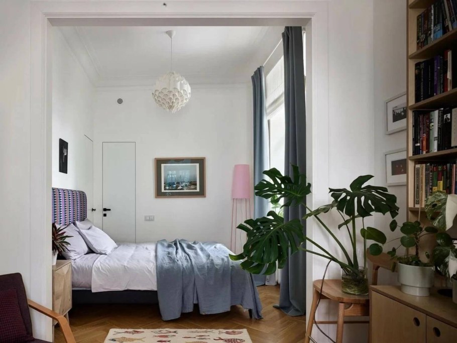 Интерьер старой квартиры на Тверской спальня