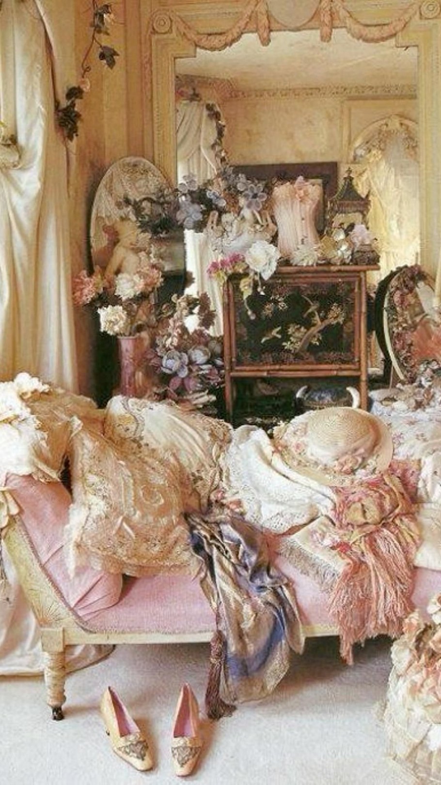 Мария Антуанетта спальня рококо