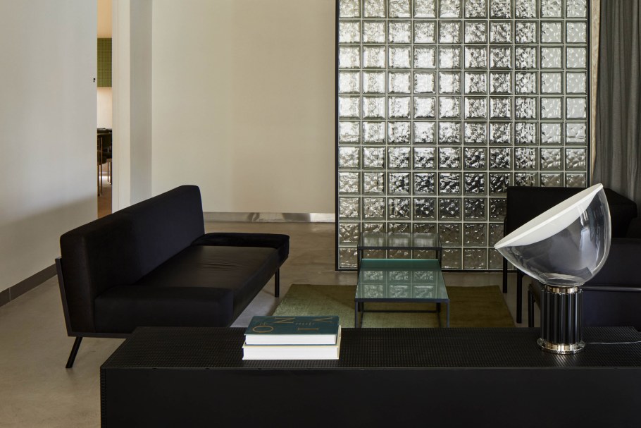 Перегородка из стеклоблоков