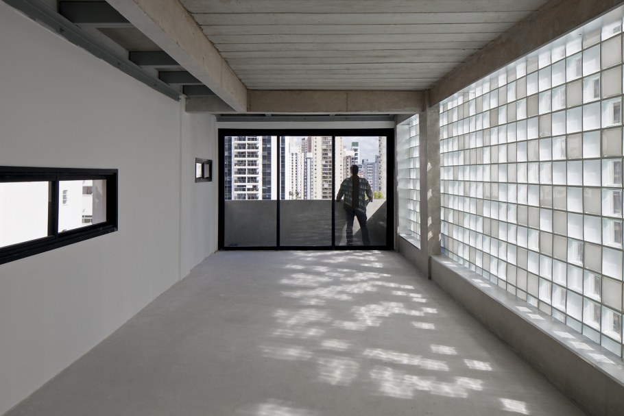 Стеклоблоки матовые в интерьере