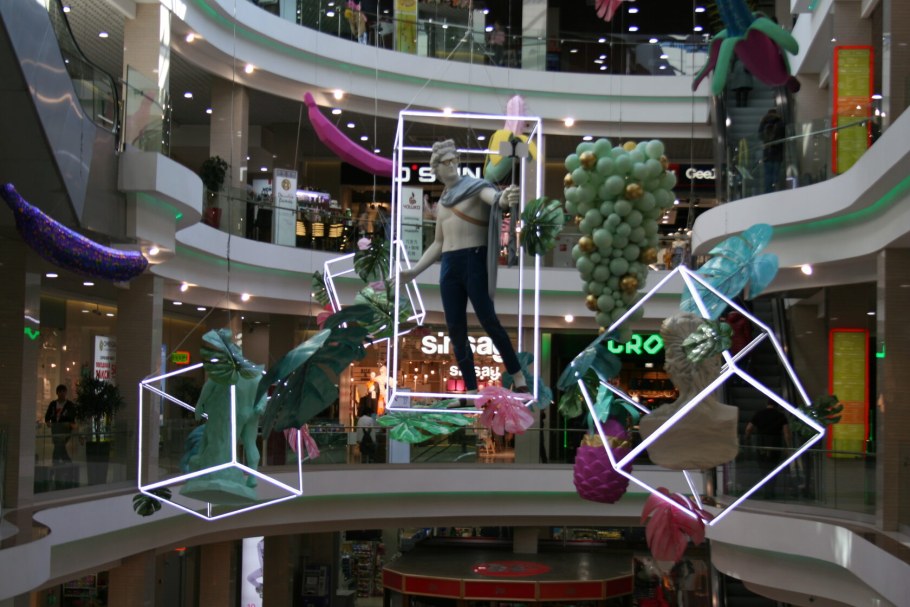 Украшение торгового центра