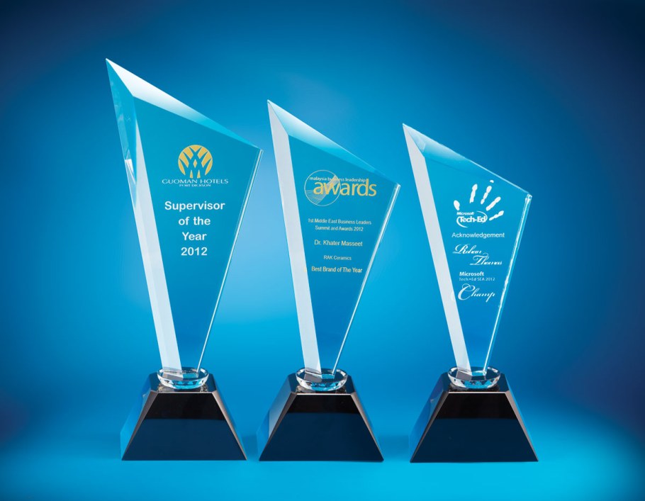 Награды из стекла с гравировкой