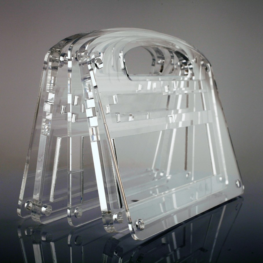 Изделия из плексигласа