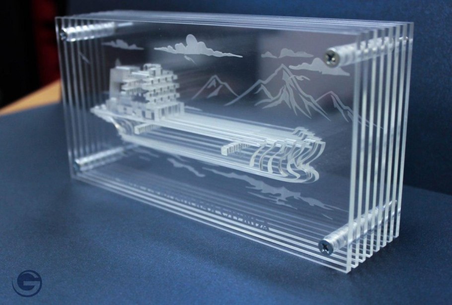 Из оргстекла