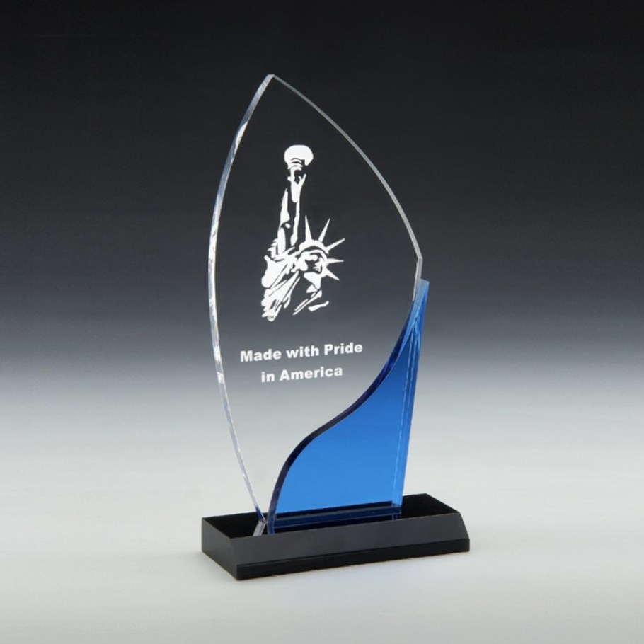 Статуэтка из акрила