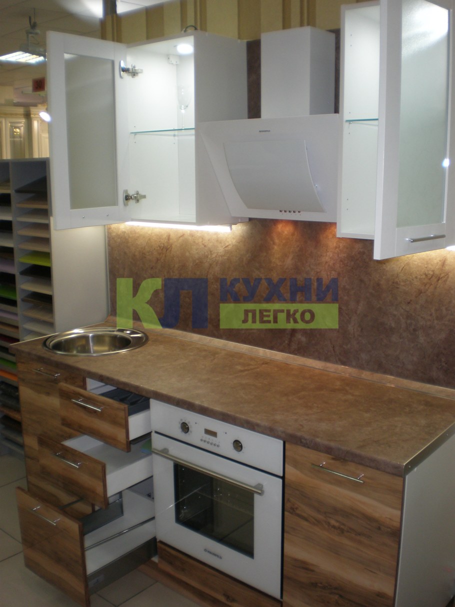 Кухня кедр индийское дерево 690