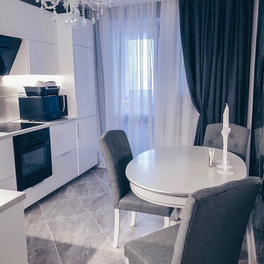 Серые шторы на кухню