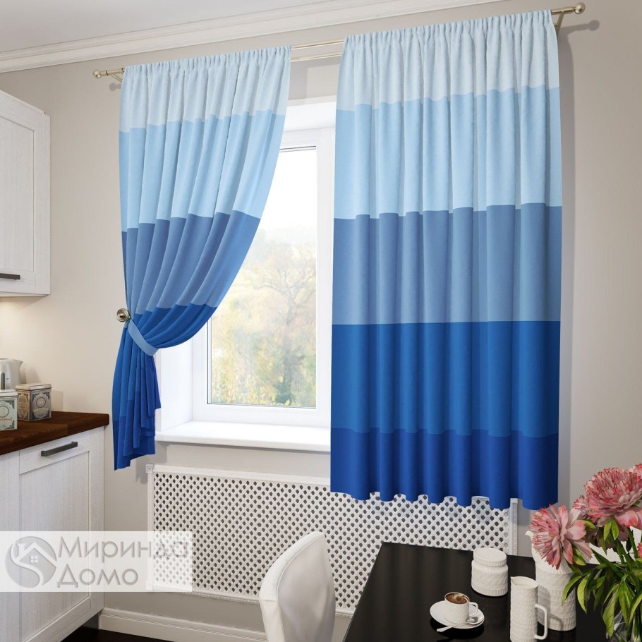 Синие шторы на кухне
