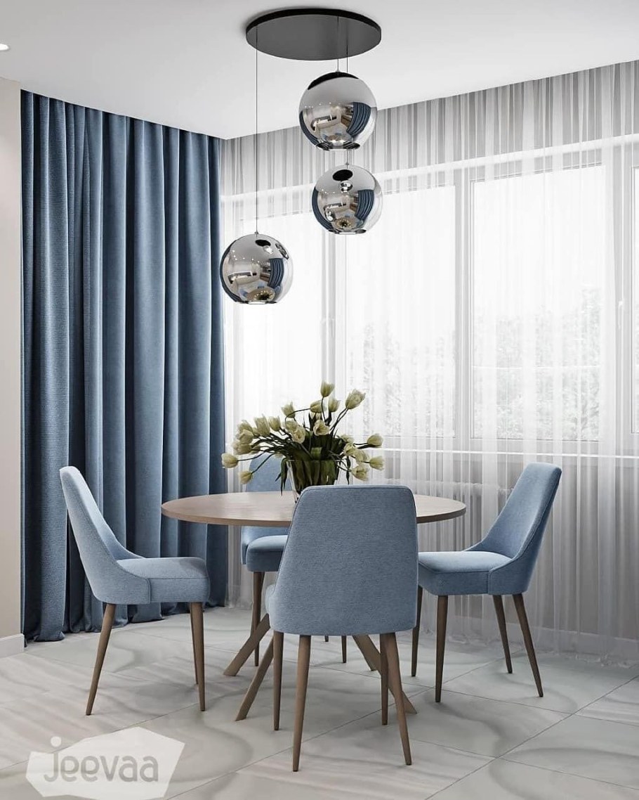 Синие кухонные стулья в интерьере