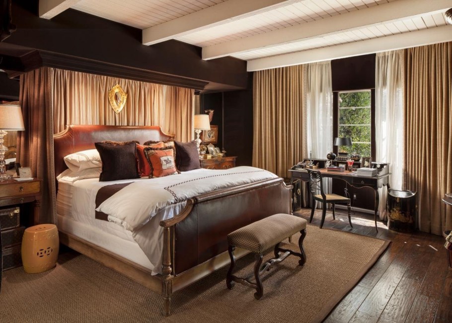 Коричневая спальня