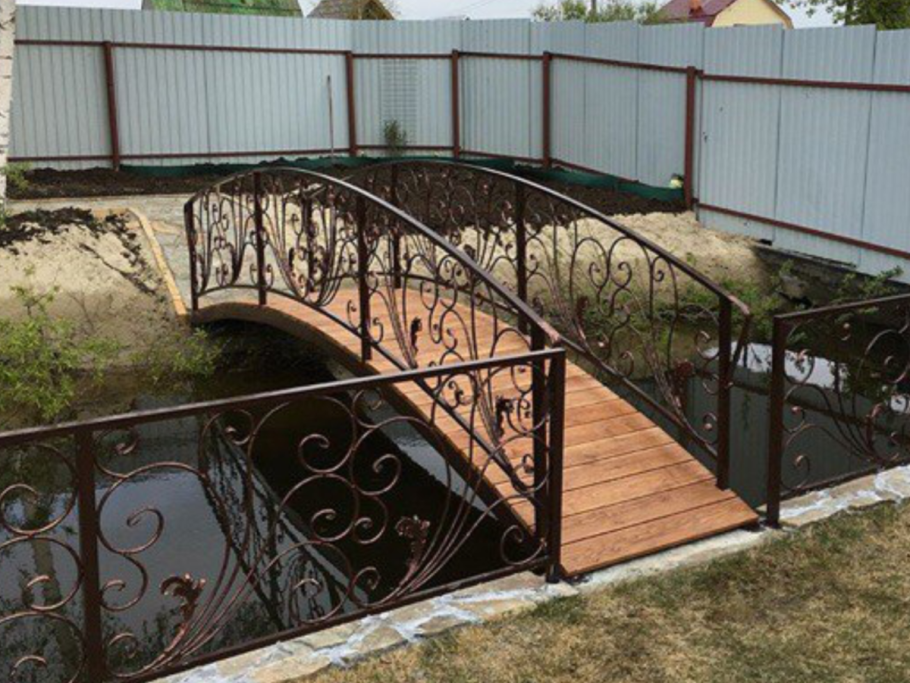 Кованые мостики для дачи