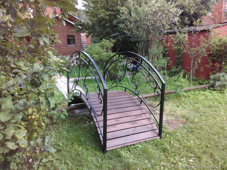 Мостик через ручей Нижний парк Липецк