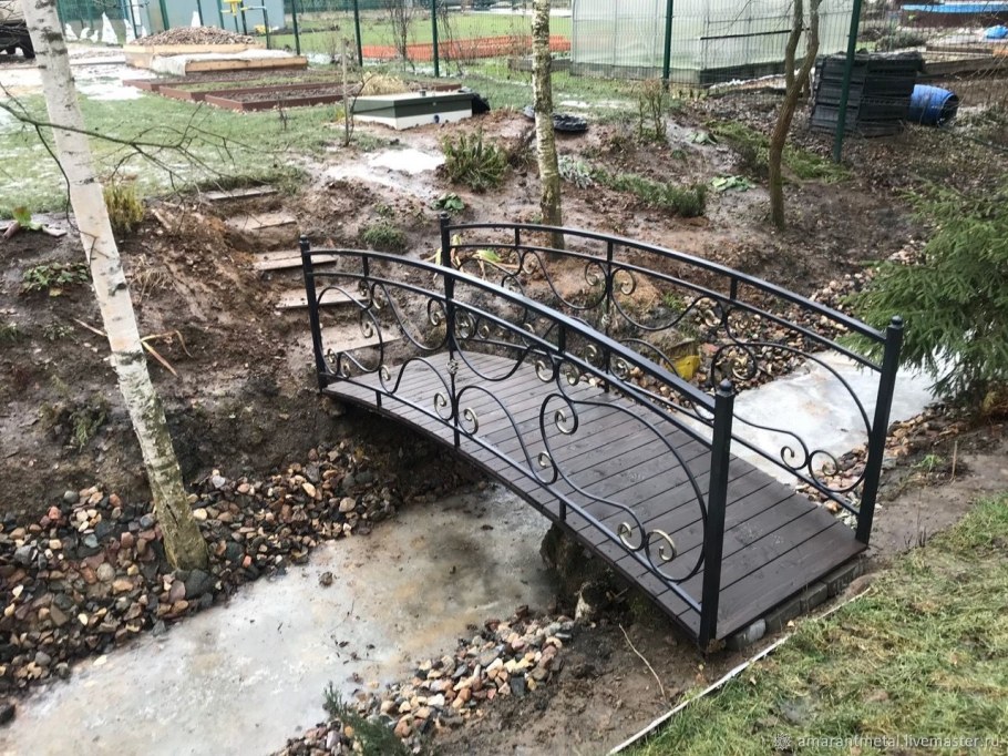 Садовые мостики из металла