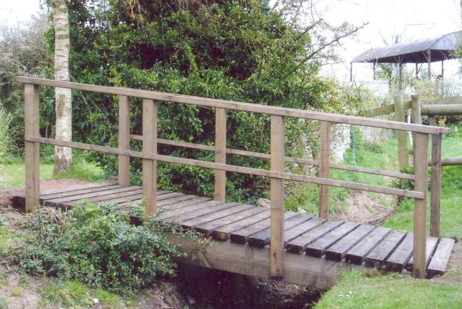 Мостик декоративный для дачи