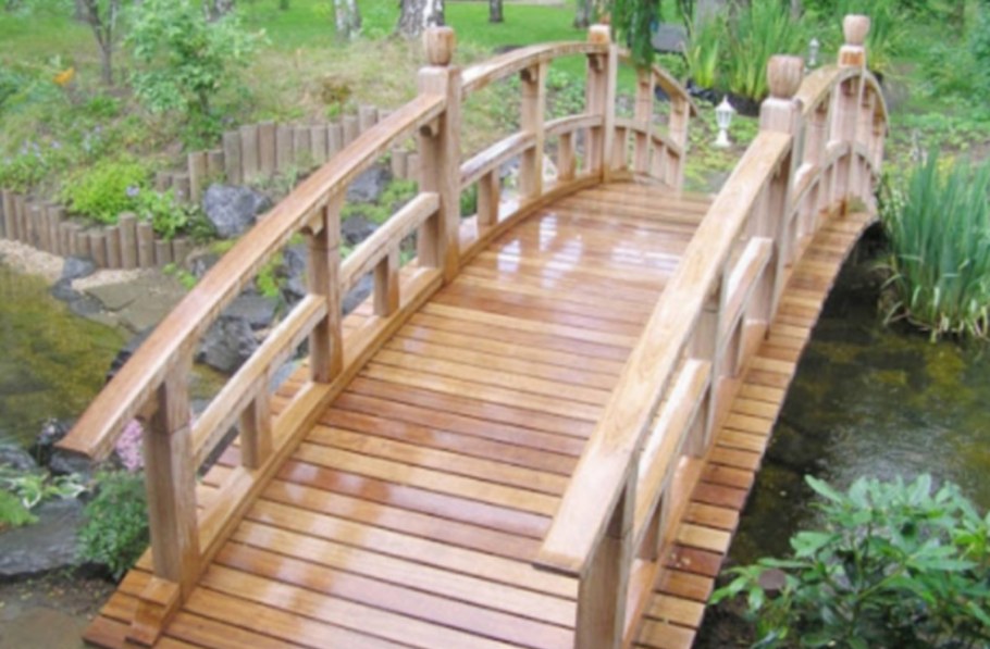 Деревянный мостик