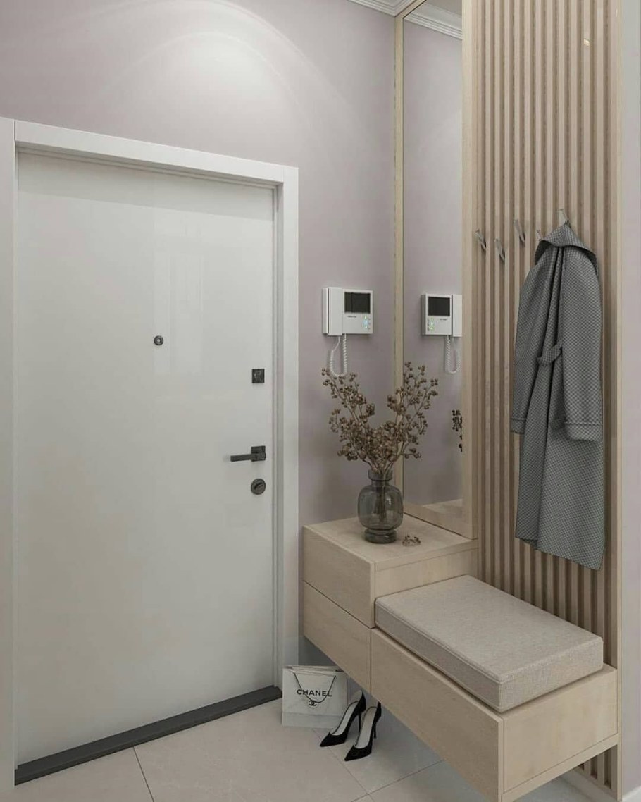 Светлые рейки в прихожей