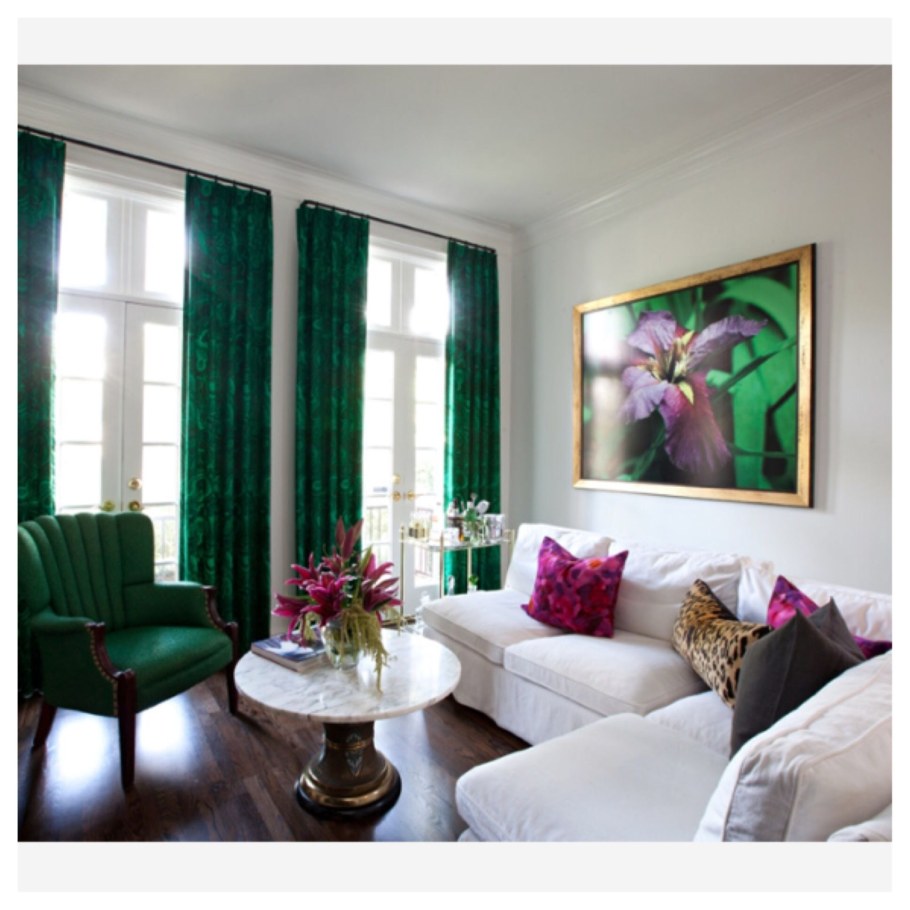 Темно зеленые шторы