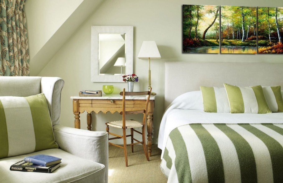 Спальня в фисташковом цвете