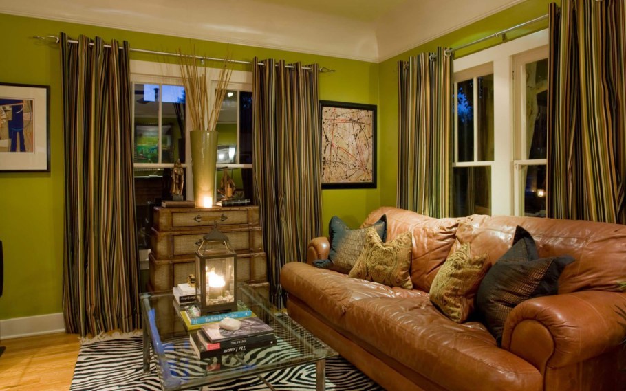 Гостиная с оливковыми стенами