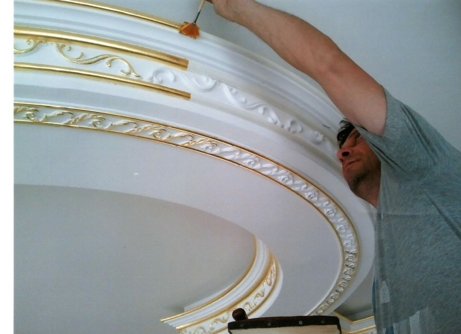 Плинтуса потолочные пенопластовые