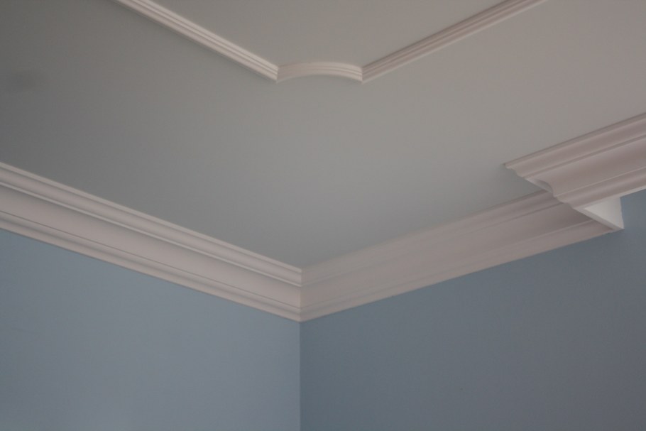 Потолочный плинтус из пенопласта