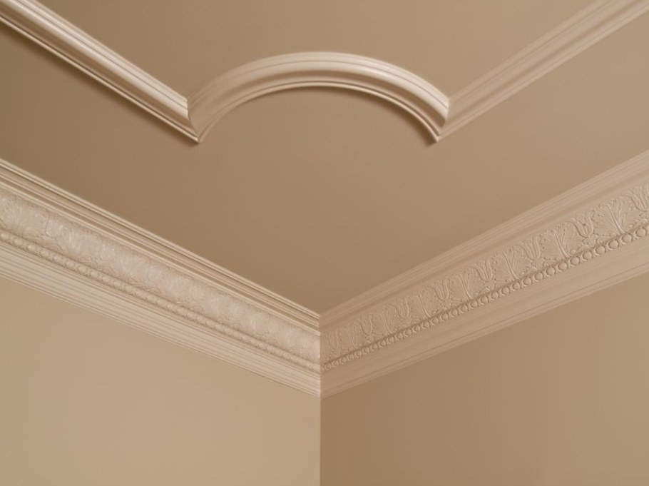 Плинтус потолочный 4110
