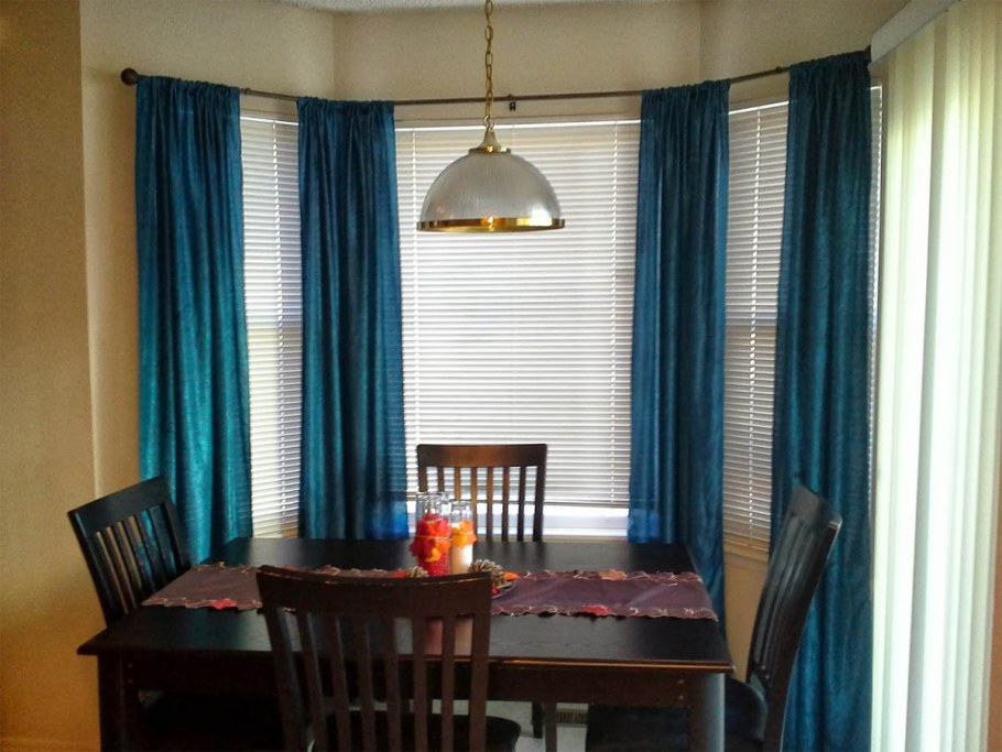 Шторы для эркерного окна на кухне