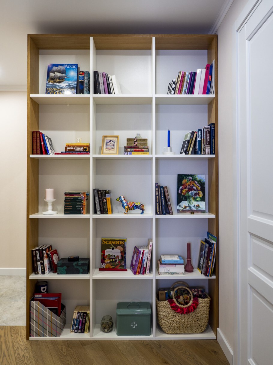 Стеллаж в коридор