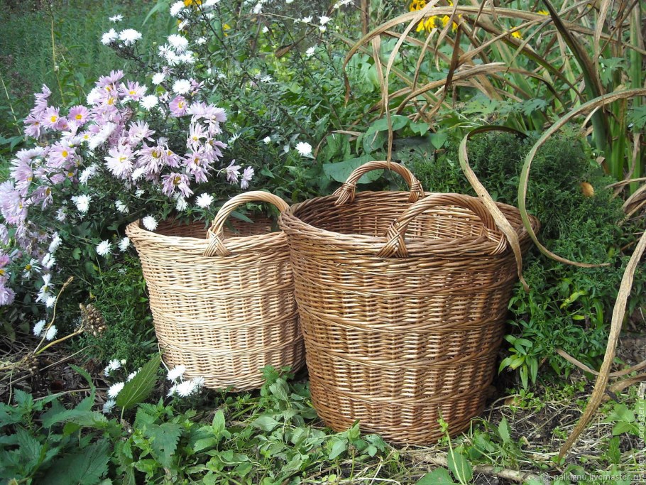 Корзина из лозы в интерьере дачи