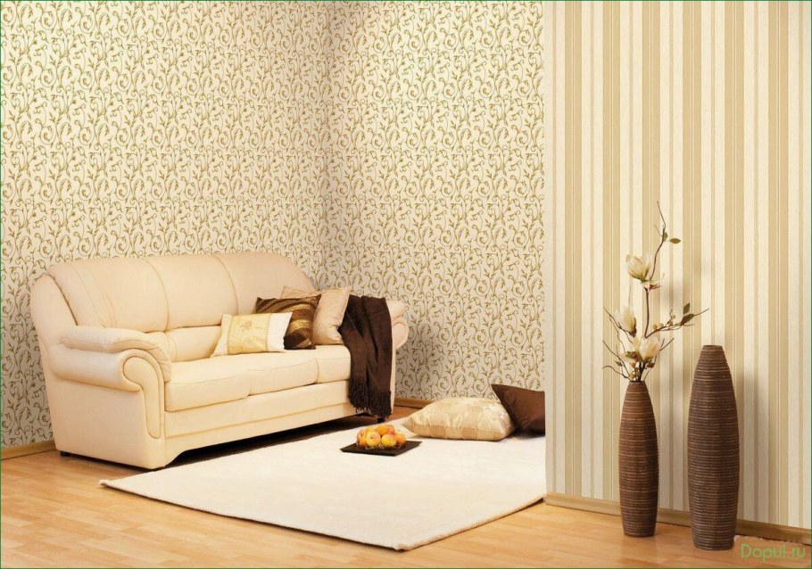 Комбинирование обоев в гостиной