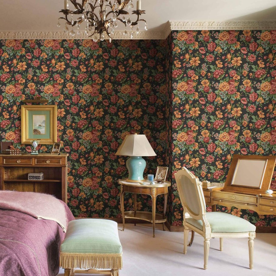 Обои в цветочек для спальни
