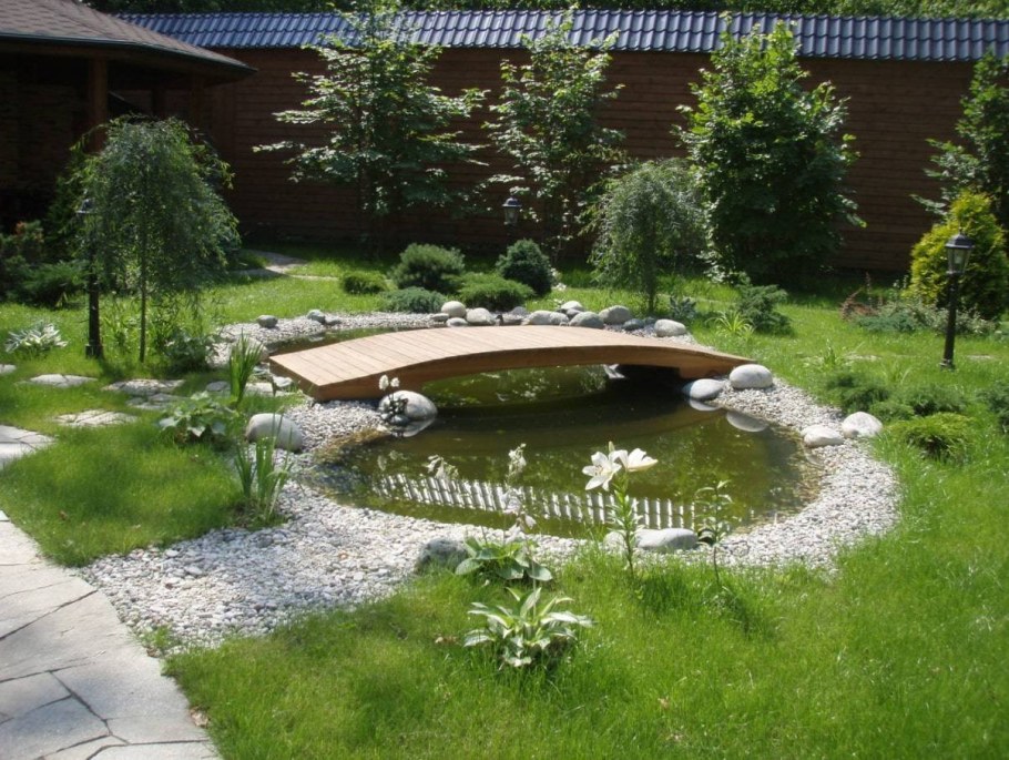 Ландшафт участка с прудиком