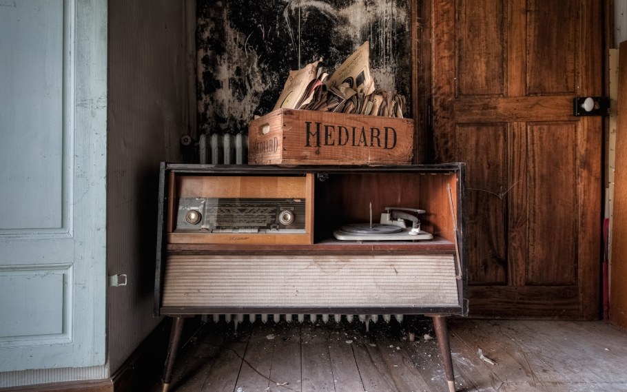 Старая мебель в современном интерьере